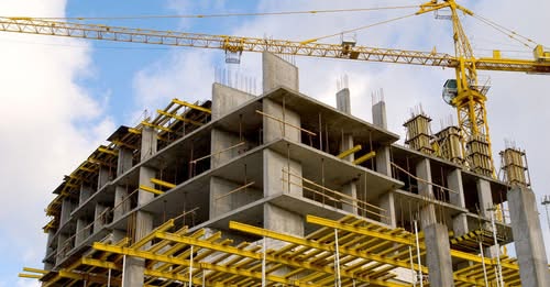 Constructorii critică politica fiscală pentru 2027: Locuințele s-ar putea scumpi